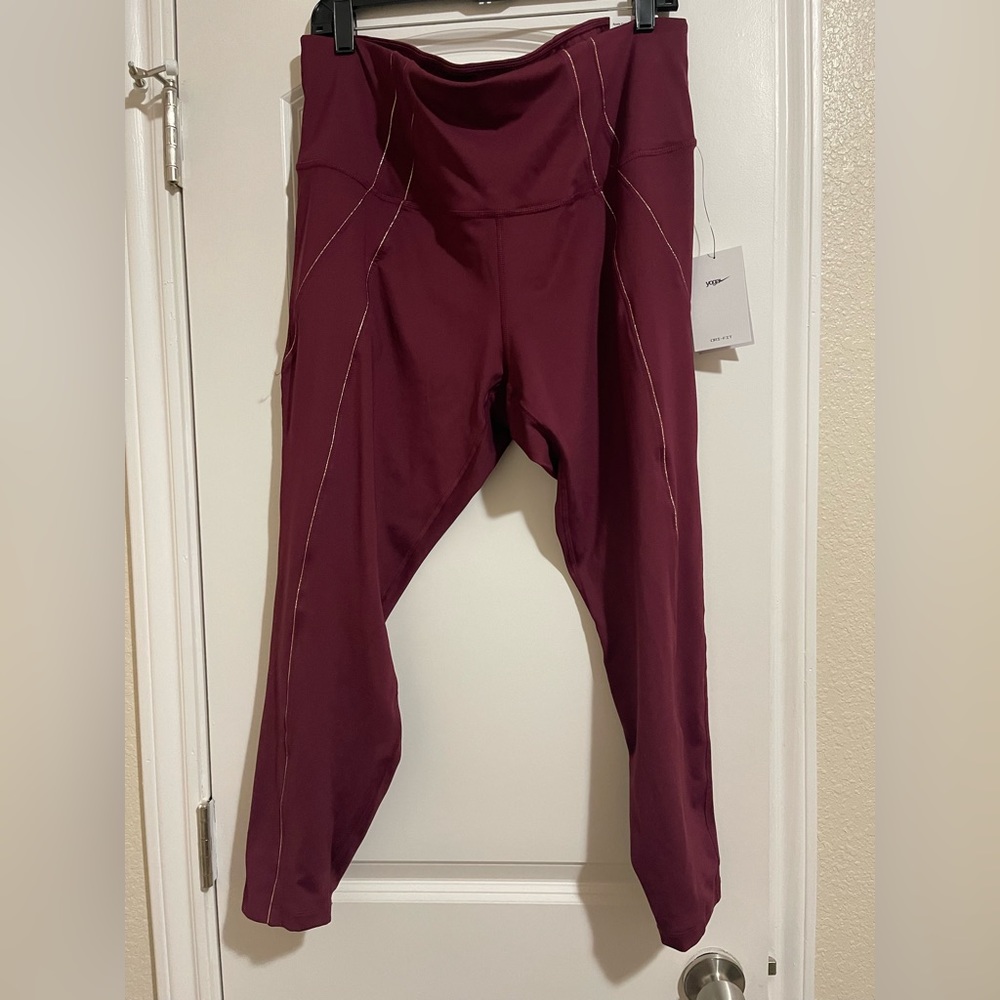 Nike yoga dri-fit metallic trim leggings 7/8